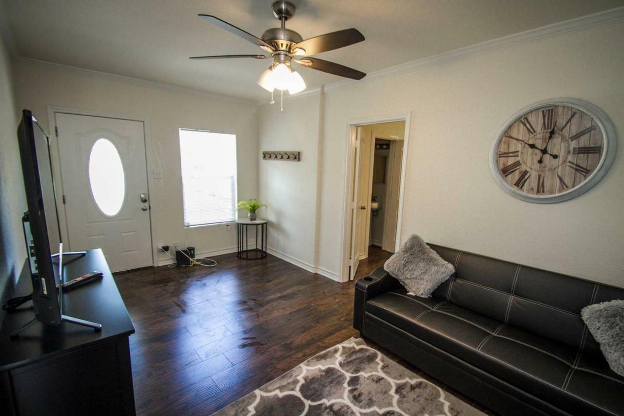 דירות סן אנטוניו Hays St Cozy Remodeled 2Br/2Ba House Sleeps 8 מראה חיצוני תמונה